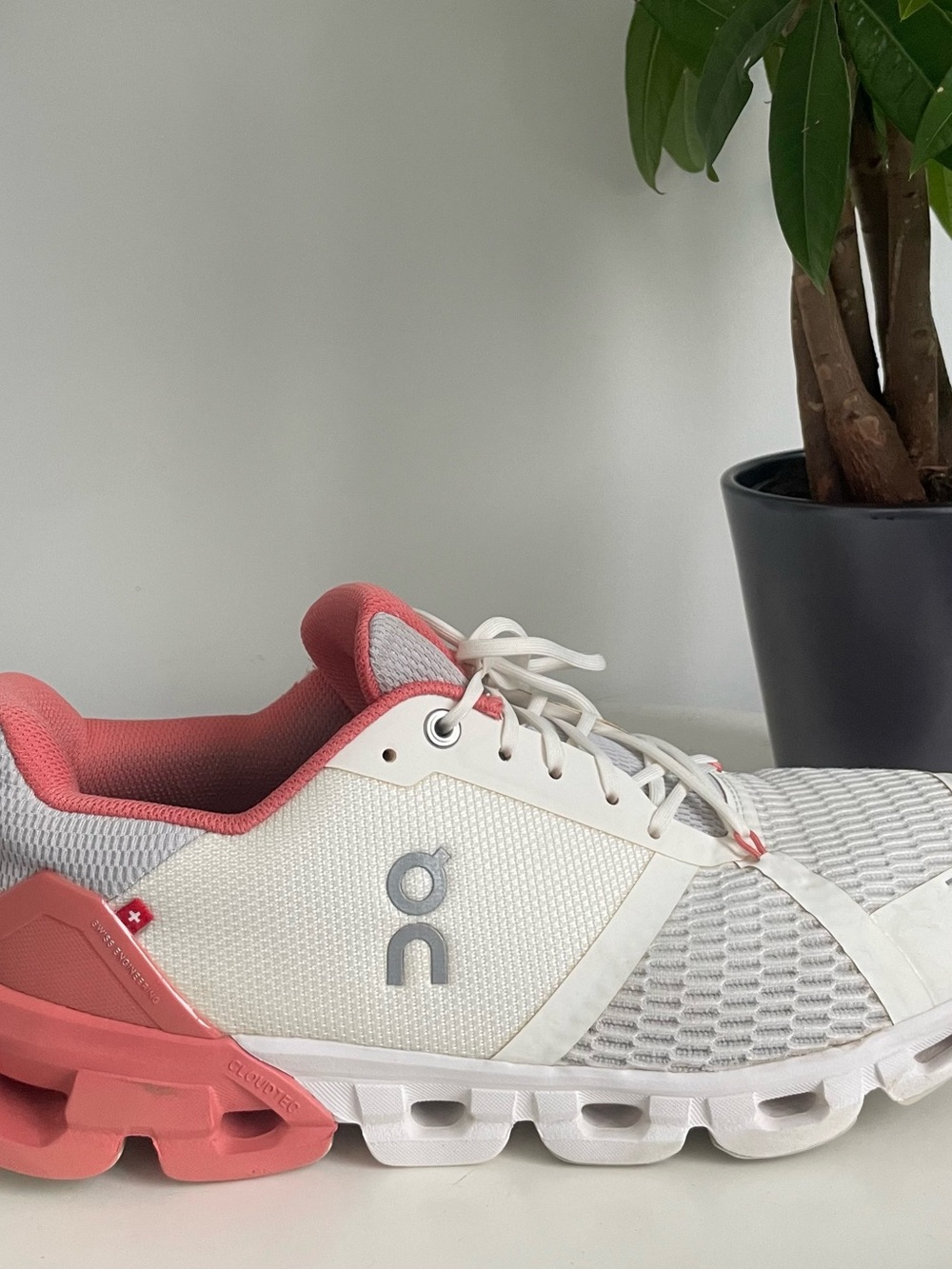 Women Size 10.5 On Cloudflyer Running Shoes White Gray Coral